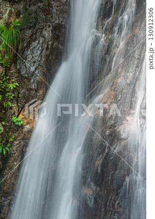 大津市北小松の名所　楊梅の滝（雌滝）　滋賀県 130912306