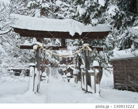 冬の白馬村 新雪に囲まれた霜降宮細野諏訪神社 冬の白馬村 新雪に囲まれた霜降宮細野諏訪神社 130913222