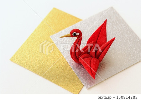 つまみ細工と水引で彩る華やかなお正月飾りのイメージ素材 130914285