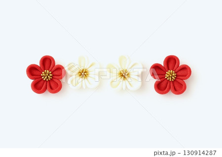 つまみ細工と水引で彩る華やかなお正月飾りのイメージ素材 130914287