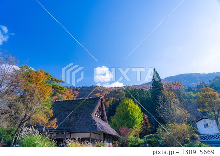 【世界遺産】紅葉真っ盛りの白川郷【岐阜県】 【世界遺産】紅葉真っ盛りの白川郷【岐阜県】 130915669