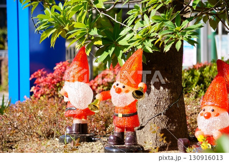 花壇のクリスマス飾り 130916013