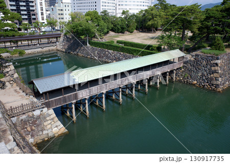 香川県　高松城跡　天守台からの眺め 130917735