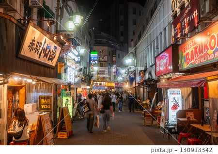 《東京都》赤羽駅前の繁華街・ノスタルジックな飲み屋街 《東京都》赤羽駅前の繁華街・ノスタルジックな飲み屋街 130918342
