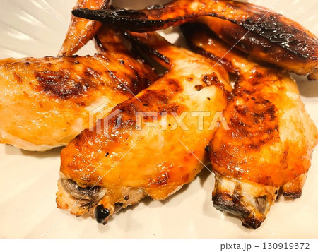 焼き色が食欲をそそる手作りの鶏手羽先のオーブン焼き7 焼き色が食欲をそそる手作りの鶏手羽先のオーブン焼き7 130919372
