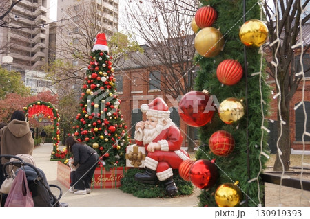ツリーとサンタクロース　ノリタケの森 130919393