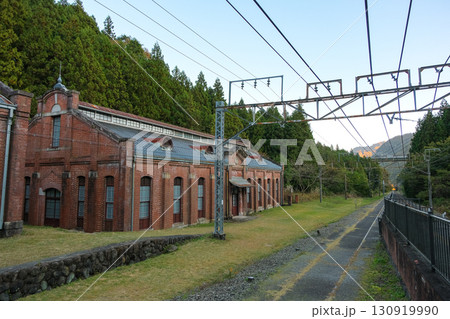 群馬県安中市 夕暮れのアプトの道、丸山信号場（旧丸山変電所） 130919990