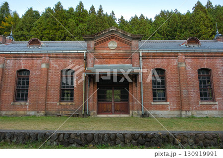 群馬県安中市 夕暮れのアプトの道、丸山信号場（旧丸山変電所） 130919991