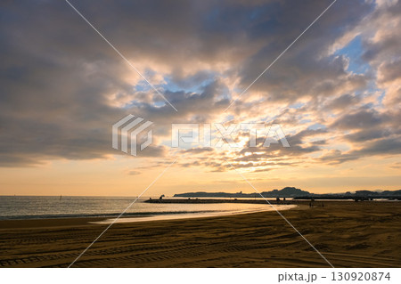 和歌山県田辺市 夕暮れの扇ヶ浜 和歌山県田辺市 夕暮れの扇ヶ浜 130920874