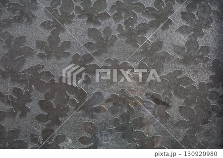 古民家で見つけたレトロな板ガラス 130920980