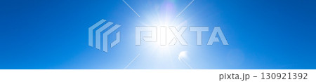 冬の青空と冬の太陽のシンプルな風景 冬の青空と冬の太陽のシンプルな風景 130921392