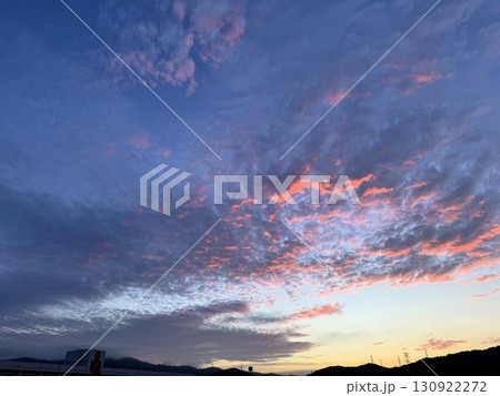 夕焼けをみて黄昏る 夕焼けをみて黄昏る 130922272