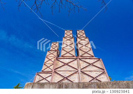 《静岡県》世界遺産・晴天下の韮山反射炉 130923841