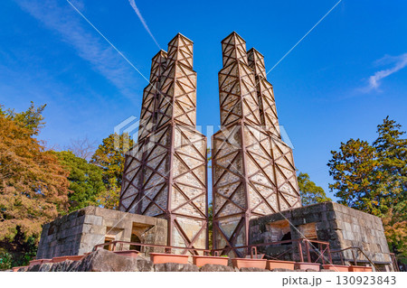 《静岡県》世界遺産・晴天下の韮山反射炉 130923843