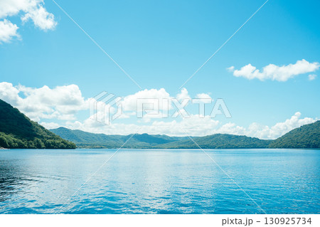 夏の十和田湖 130925734