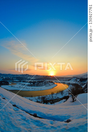 山本山高原からの朝日（新潟県） 130927761