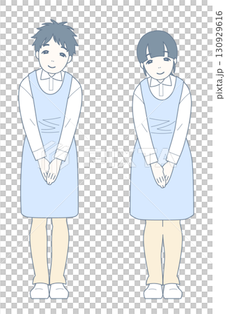 軽くお辞儀をした姿勢で微笑む介護士 130929616