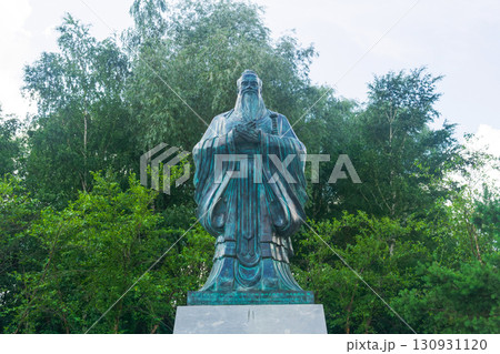 Confucius statue in Huaming Park Confucius statue in Huaming Park 130931120