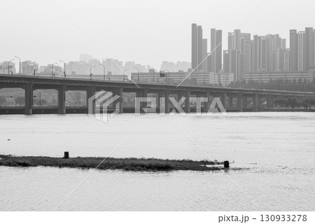 Smog pollution and yellow dust covering cityscape of Seoul, capital of South Korea Smog pollution and yellow dust covering cityscape of Seoul, capital of South Korea 130933278