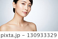 美容とスキンケアを表現する若い女性のポートレート 130933329