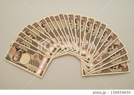 2024年新札・渋沢栄一1万円札札束 130934650