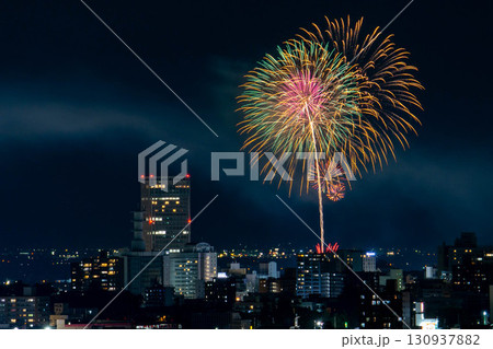 夜空を彩る山形花火大会と霞城セントラル 130937882