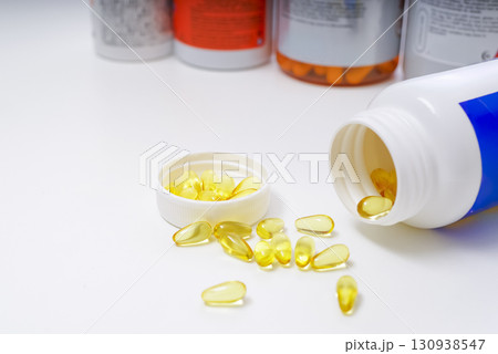 健康サプリメントのカプセル 健康サプリメントのカプセル 130938547