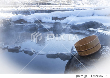 雪景色の三朝温泉 130938727