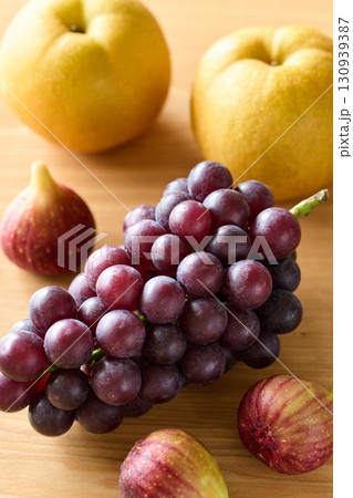 梨 葡萄 無花果 梨 葡萄 無花果 130939387