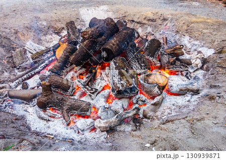 焚き火・お焚き上げ・どんど焼き 130939871