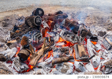 焚き火・お焚き上げ・どんど焼き 130939874