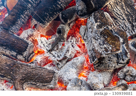 焚き火・お焚き上げ・どんど焼き 130939881