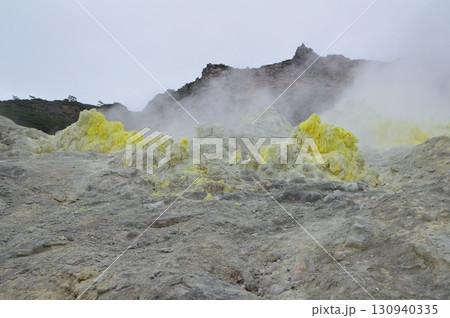 硫黄山(アトサヌプリ)(北海道川上郡弟子屈町) 硫黄山(アトサヌプリ)(北海道川上郡弟子屈町) 130940335