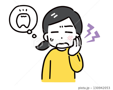 歯が痛い私服の若い女性(上半身・正面) 歯が痛い私服の若い女性(上半身・正面) 130942053