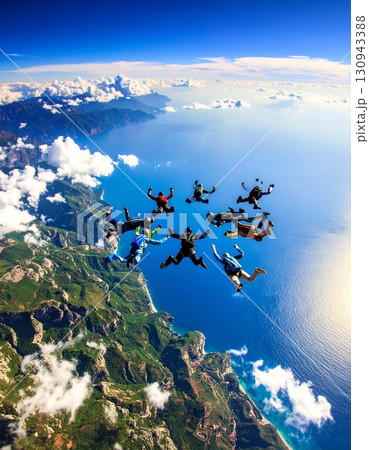 スカイダイビング 130943388