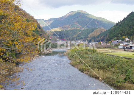 安芸太田町加計大田川秋の景色 安芸太田町加計大田川秋の景色 130944421