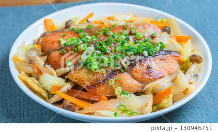 鮭のちゃんちゃん焼き 130946751