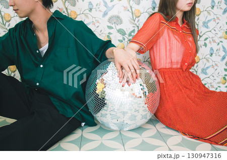 若い男女 130947316