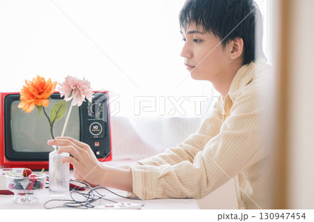 若い男性 130947454