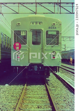 「快速」ヘッドマークを付けた東急8000系8044号車、鷺沼検車区、1979年3月25日 130947824