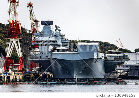 神奈川県横須賀米海軍基地に停泊中のイギリス(英国)海軍航空母艦プリンス・オブ・ウエールズ 神奈川県横須賀米海軍基地に停泊中のイギリス(英国)海軍航空母艦プリンス・オブ・ウエールズ 130949158