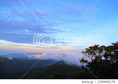 山頂からの夕景 130949179