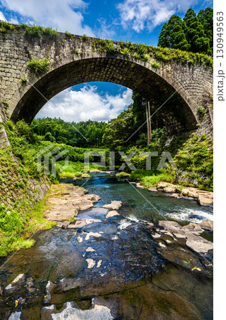 新緑の通潤橋【熊本県上益城郡山都町】 130949563