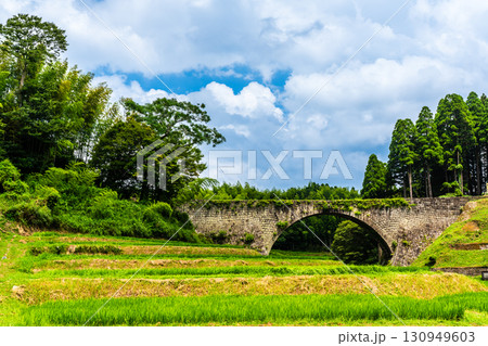 新緑の通潤橋【熊本県上益城郡山都町】 130949603