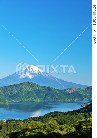初夏の青空 箱根からの展望風景と富士山 初夏の青空 箱根からの展望風景と富士山 130949924