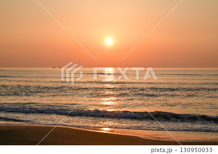 内灘海岸の夕焼け 130950033