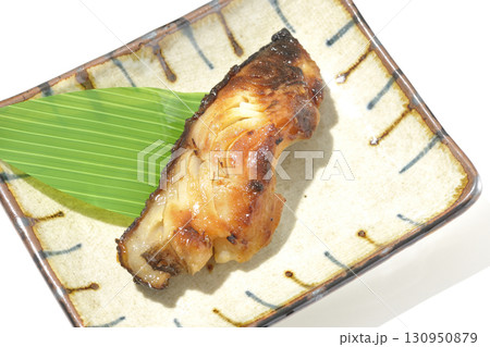 銀鱈の西京焼きを白背景で撮影 銀鱈の西京焼きを白背景で撮影 130950879