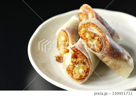 北京ダックを黒背景で撮影 北京ダックを黒背景で撮影 130951711