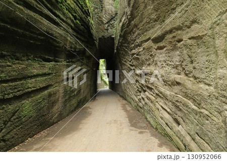 燈籠坂大師の切通しトンネル(千葉県富津市) 燈籠坂大師の切通しトンネル(千葉県富津市) 130952066
