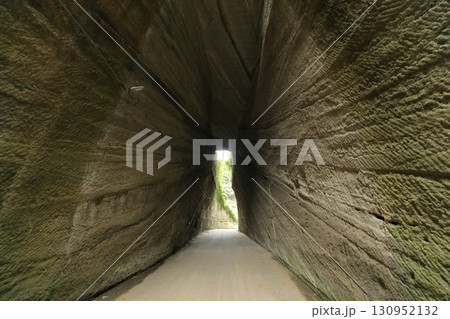 燈籠坂大師の切通しトンネル(千葉県富津市) 燈籠坂大師の切通しトンネル(千葉県富津市) 130952132